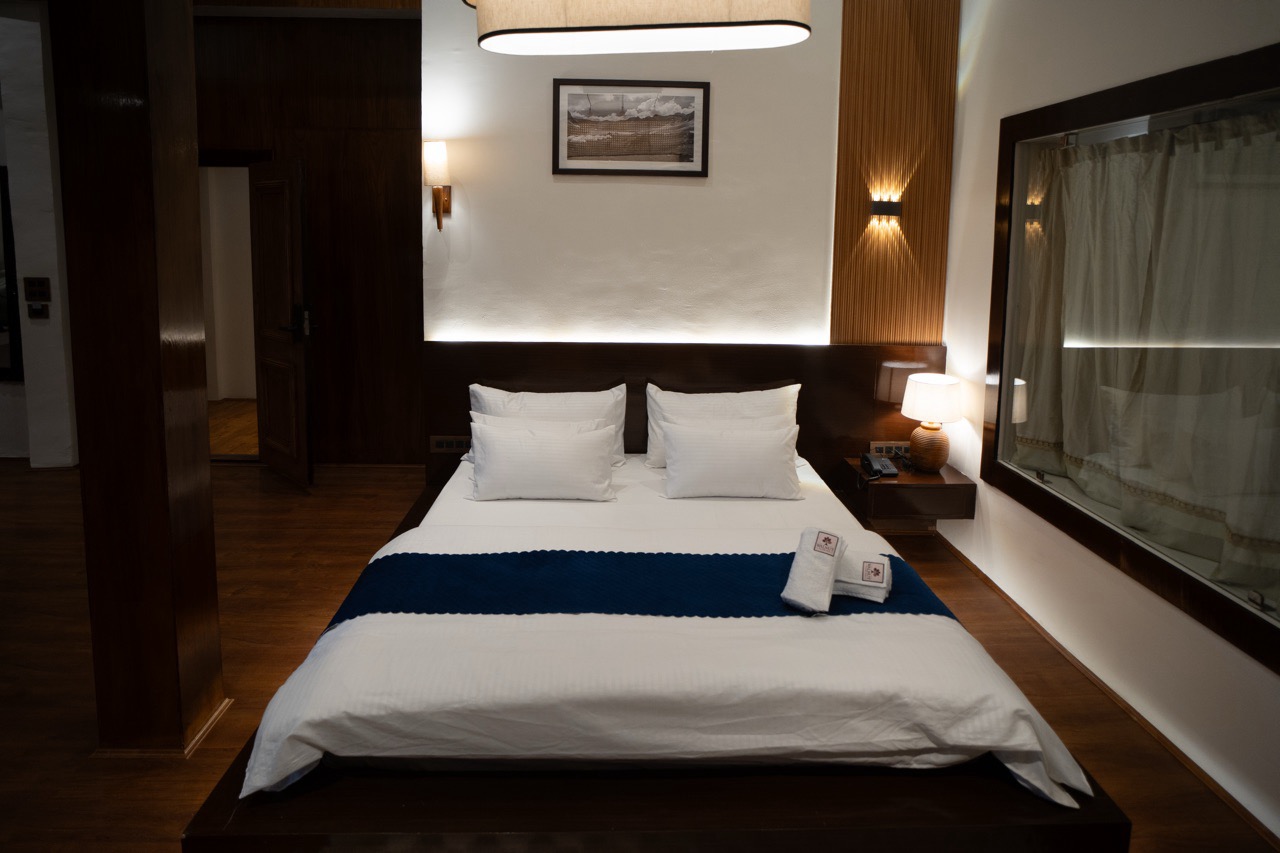 Premium Studio — king bedroom